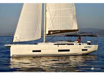 Rent a sailboat in Marina di Portorosa - Dufour 470