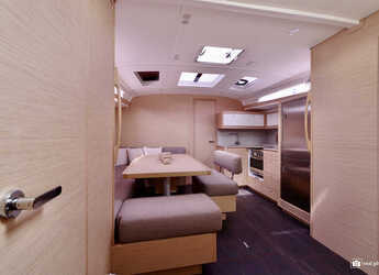 Rent a sailboat in Marina di Portorosa - Dufour 470