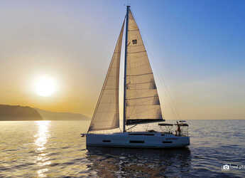 Rent a sailboat in Marina di Portorosa - Dufour 470