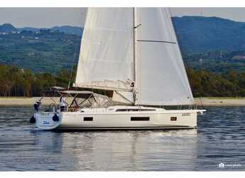 Rent a sailboat in Marina di Portorosa - Oceanis 51.1