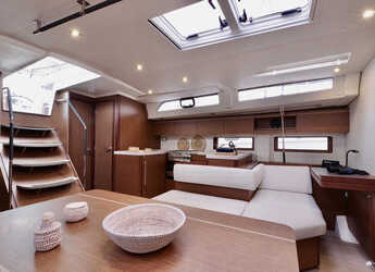 Rent a sailboat in Marina di Portorosa - Oceanis 51.1