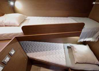 Rent a sailboat in Marina di Portorosa - Oceanis 51.1