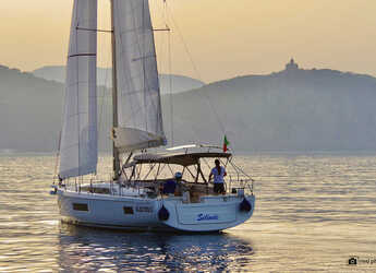 Rent a sailboat in Marina di Portorosa - Oceanis 51.1