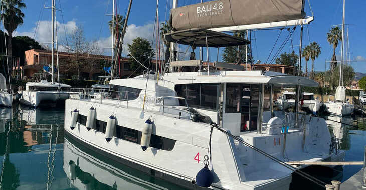 Chartern Sie katamaran in Marina di Portorosa - Bali 4.8 