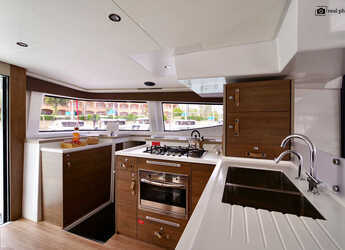 Rent a catamaran in Marina di Portorosa - Bali 4.8 