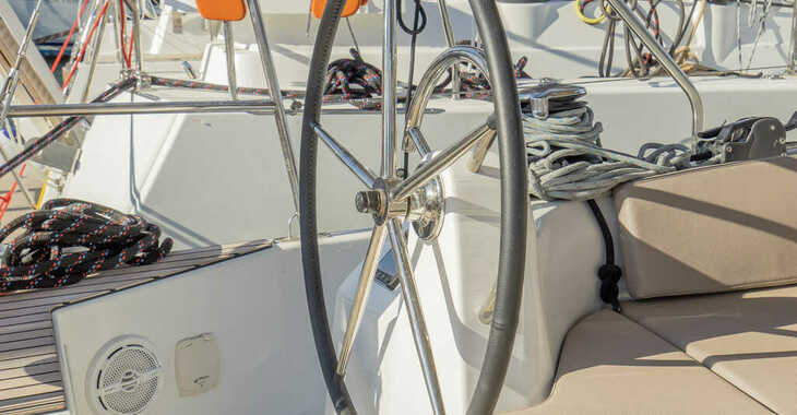 Rent a sailboat in Lavrion Marina - Sun Odyssey 410