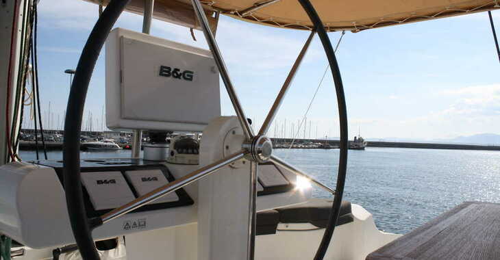 Rent a catamaran in Cagliari port (Karalis) - Lagoon 52F