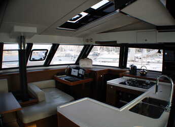 Chartern Sie katamaran in Marina dell'Isola  - Nautitech 46 Fly