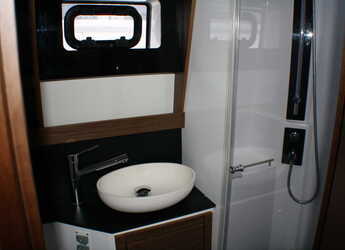 Chartern Sie katamaran in Marina dell'Isola  - Nautitech 46 Fly