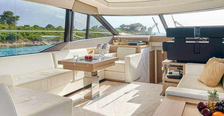 Chartern Sie yacht in SCT Marina Trogir - Prestige 630S