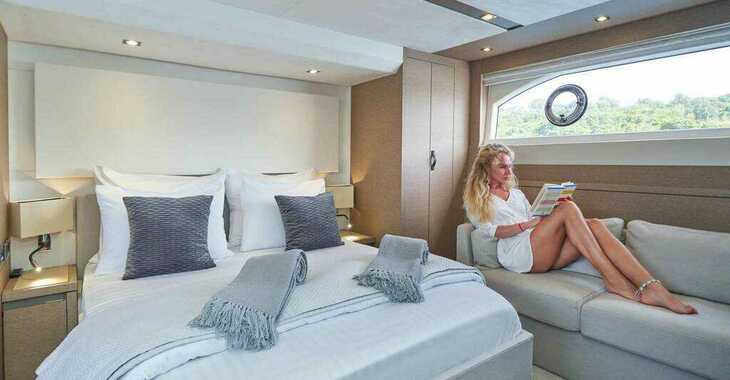 Rent a yacht in SCT Marina Trogir - Prestige 630S