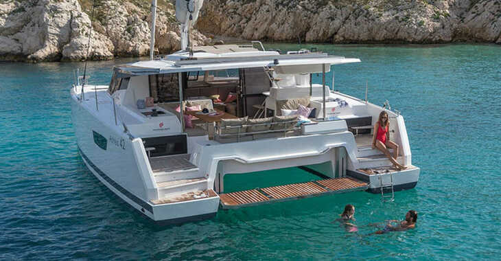 Rent a catamaran in Naviera Balear - Fountaine Pajot Astrea 42 Quatuor