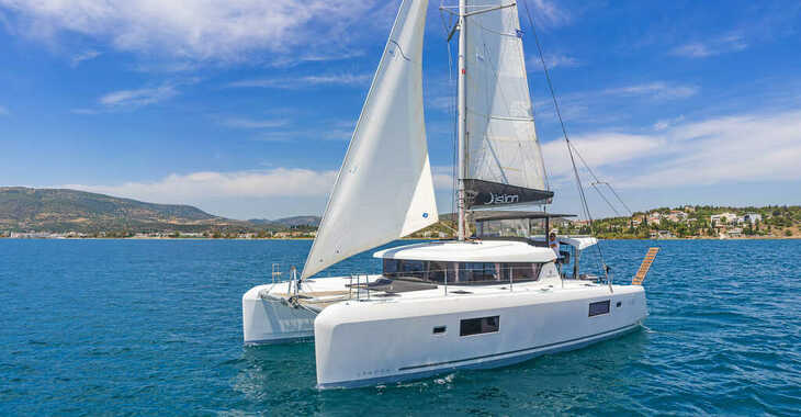 Rent a catamaran in Preveza Marina - Lagoon 42 A/C & GEN & WM