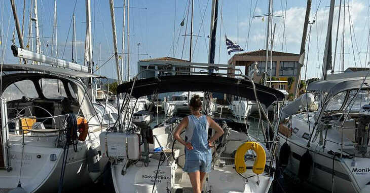 Rent a sailboat in Lefkas Marina - Bavaria 33 Cruiser