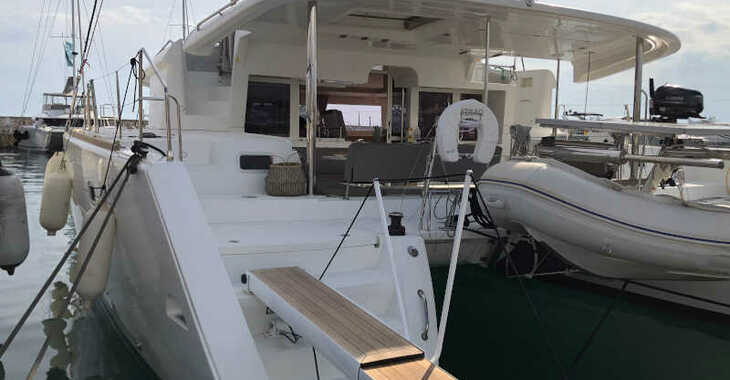 Rent a catamaran in Alimos Marina - Lagoon 450 Fly