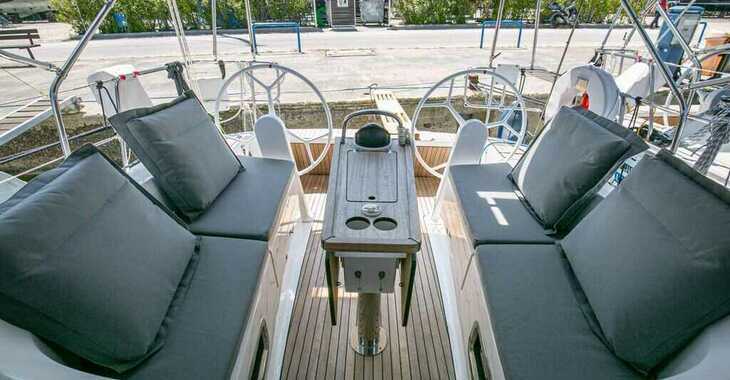 Rent a sailboat in Lefkas Marina - Bavaria Cruiser 34