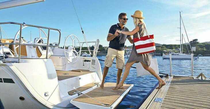 Rent a sailboat in Trogir ACI Marina - Bavaria Cruiser 37 Style