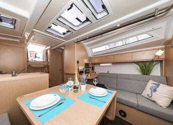 Chartern Sie segelboot in Trogir (ACI marina) - Bavaria Cruiser 37 Style