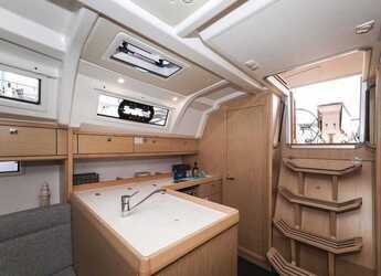 Chartern Sie segelboot in Trogir (ACI marina) - Bavaria Cruiser 37 Style