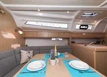 Chartern Sie segelboot in Trogir (ACI marina) - Bavaria Cruiser 37 Style