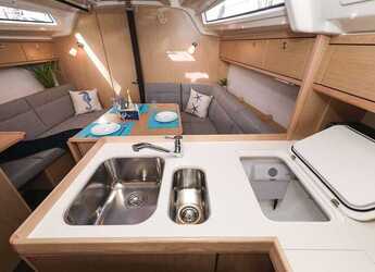 Chartern Sie segelboot in Trogir (ACI marina) - Bavaria Cruiser 37 Style