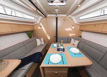 Chartern Sie segelboot in Trogir (ACI marina) - Bavaria Cruiser 37 Style