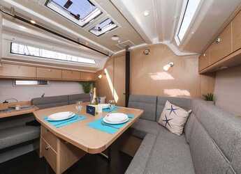 Chartern Sie segelboot in Trogir (ACI marina) - Bavaria Cruiser 37 Style