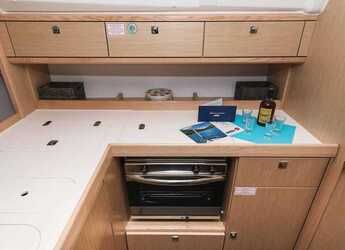 Chartern Sie segelboot in Trogir (ACI marina) - Bavaria Cruiser 37 Style