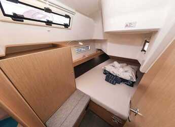 Chartern Sie segelboot in Trogir (ACI marina) - Bavaria Cruiser 37 Style