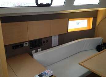 Rent a sailboat in Lefkas Marina - Oceanis 38 - 3 cab.