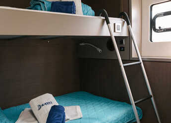 Rent a catamaran in Mykonos Marina - Bali 4.8 - 6 cab.