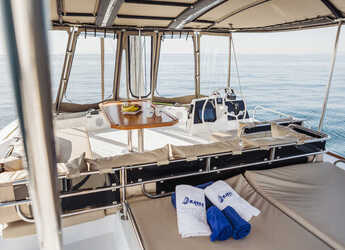 Rent a catamaran in Mykonos Marina - Bali 4.8 - 6 cab.