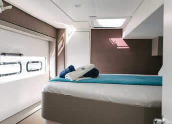 Rent a catamaran in Mykonos Marina - Bali 4.8 - 6 cab.