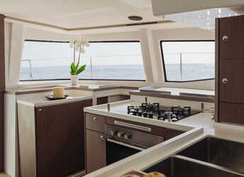 Rent a catamaran in Mykonos Marina - Bali 4.8 - 6 cab.