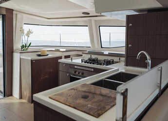 Rent a catamaran in Mykonos Marina - Bali 4.8 - 6 cab.