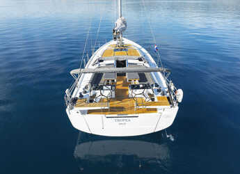 Rent a sailboat in Marina Kastela - Hanse 510 - 4 + 1 cab.