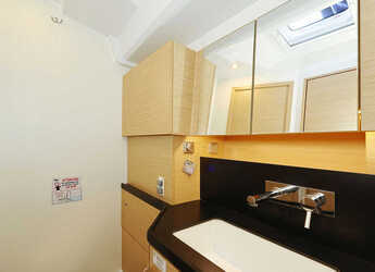 Rent a sailboat in Marina Kastela - Hanse 510 - 4 + 1 cab.