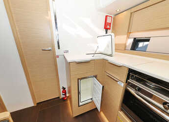Rent a sailboat in Marina Kastela - Hanse 510 - 5 + 1 cab.
