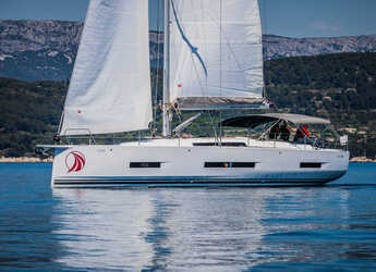 Rent a sailboat in Marina Kastela - Hanse 510 - 5 + 1 cab.