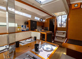 Rent a sailboat in D-Marin Marina Lefkas - Sun Odyssey 349 - 3 cab.