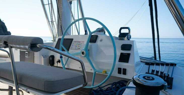 Rent a catamaran in Club Naútico de Sant Antoni de Pormany - Bali 5.4 4 cab
