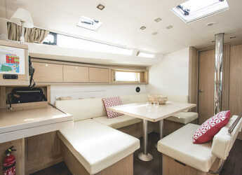 Rent a sailboat in Porto Capo d'Orlando Marina - Sun Odyssey 519