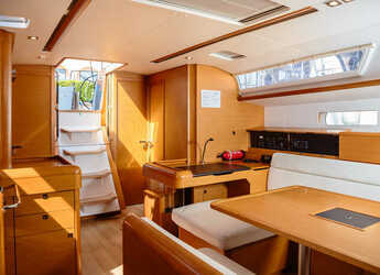 Rent a sailboat in Porto Capo d'Orlando Marina - Sun Odyssey 519