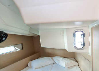 Rent a sailboat in Porto Capo d'Orlando Marina - Oceanis 40.1