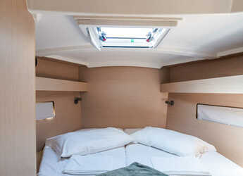 Rent a sailboat in Porto Capo d'Orlando Marina - Oceanis 40.1