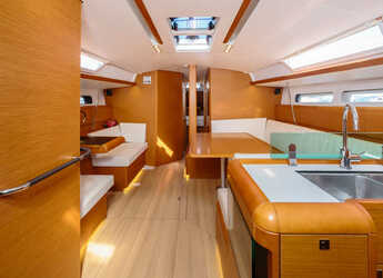 Rent a sailboat in Porto Capo d'Orlando Marina - Sun Odyssey 449