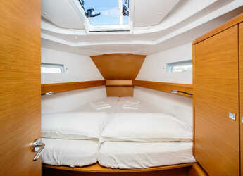 Rent a sailboat in Porto Capo d'Orlando Marina - Sun Odyssey 449