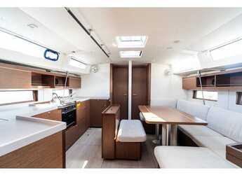 Rent a sailboat in Porto Capo d'Orlando Marina - Oceanis 46.1