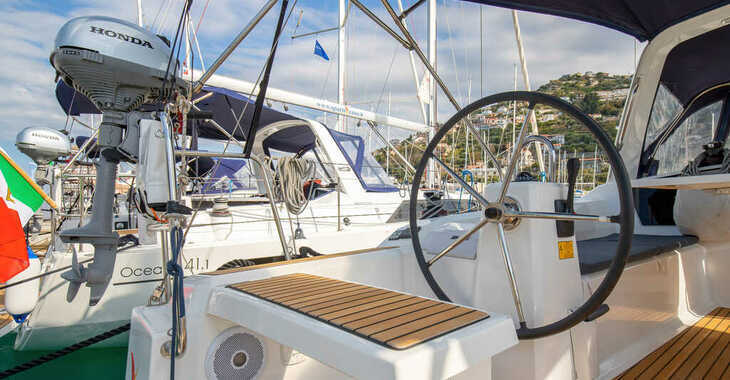 Rent a sailboat in Porto di Trapani - Oceanis 38.1