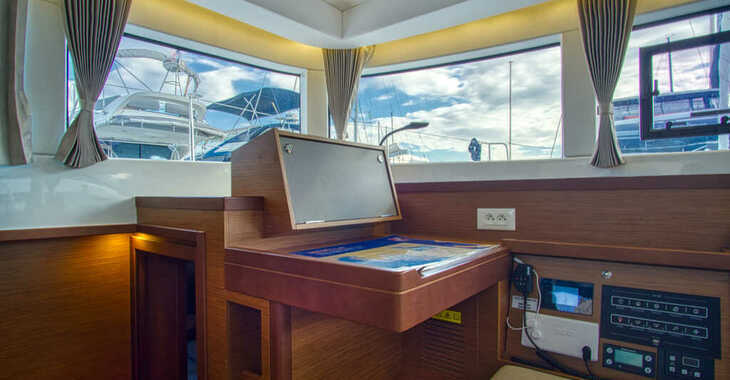 Rent a catamaran in Marina Frapa - Lagoon 40